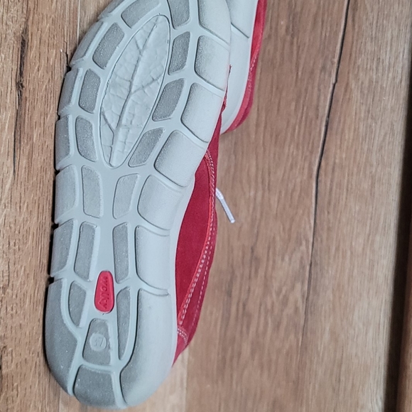 Red Sneak - Picture 6 of 7